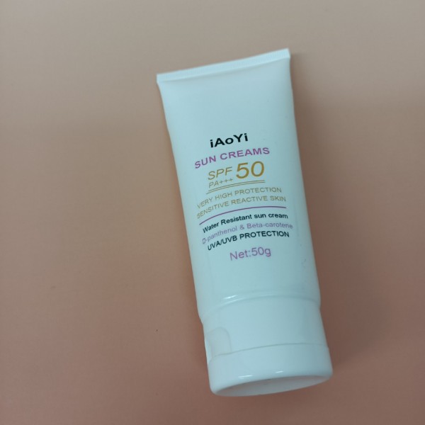 iAoYi Sun creams Premium Sunscreen with SPF 50+/PA+++ - Perfect UV Protection